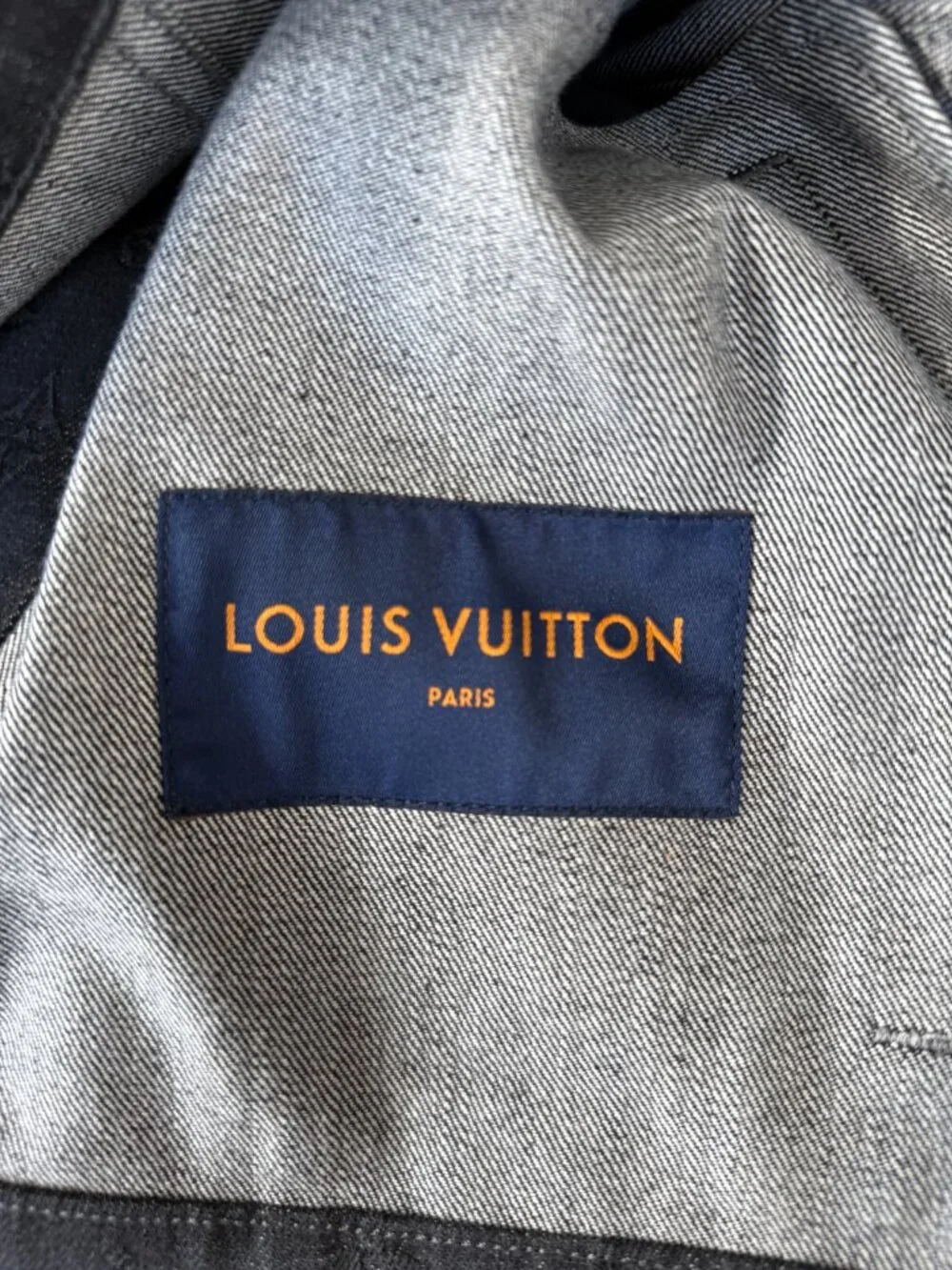 Louis Vuitton size 54